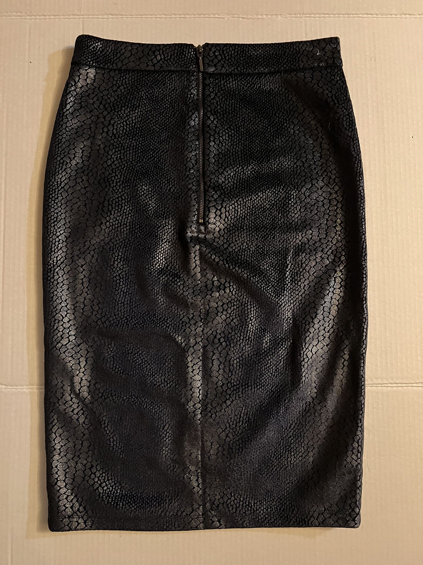Tahari Snake Print Pencil Skirt Stretch Office Career Navy Metallic Size 2 NWT