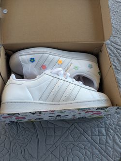 ADIDAS HELLO KITTY SUPERSTAR