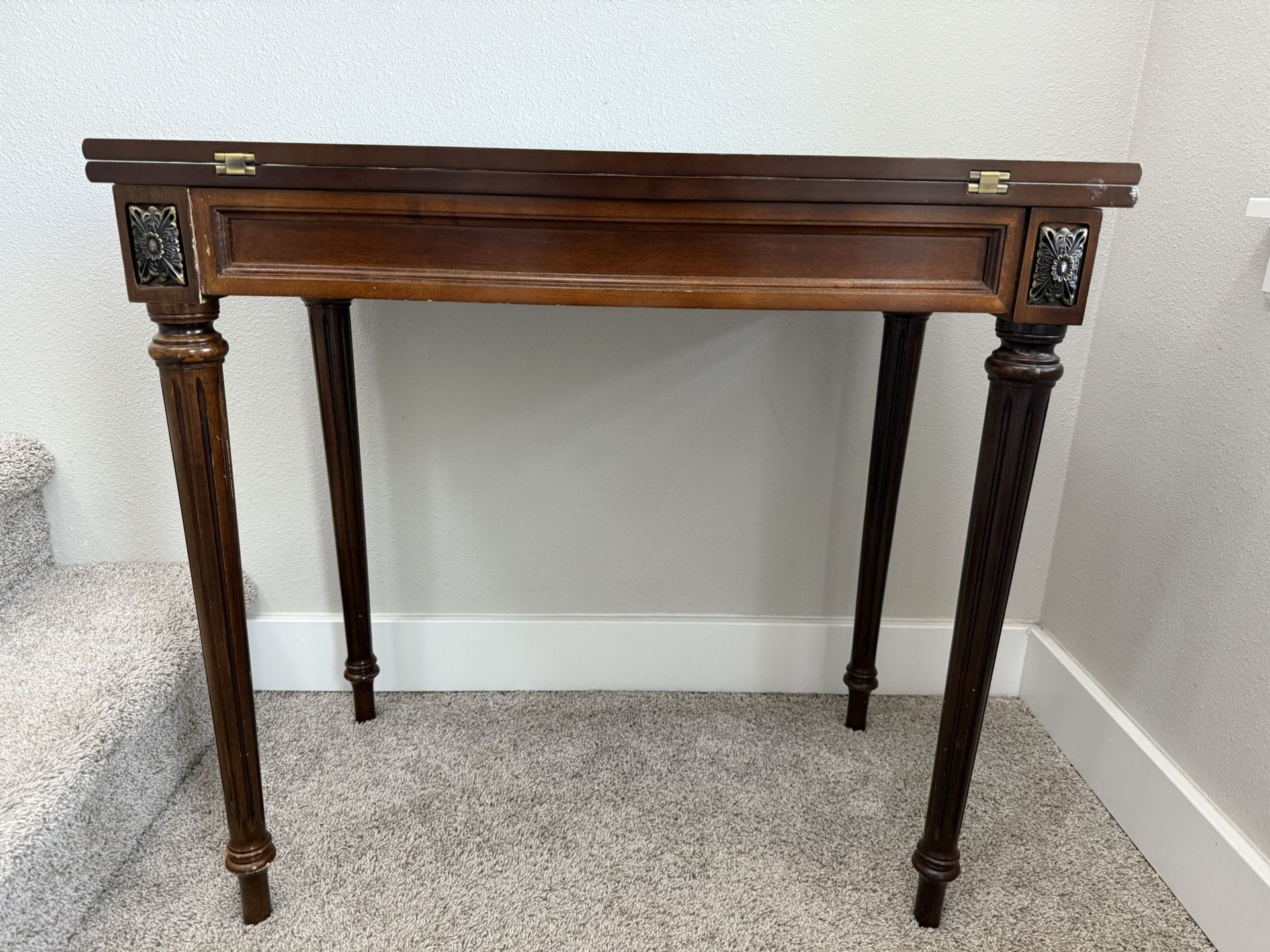 Expandable Wood Entryway Table