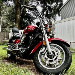 Motorcycle 2009 Yamaha Vstar 1300 
