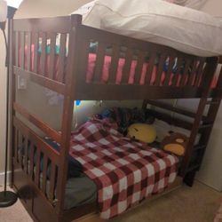 Bunk bed 