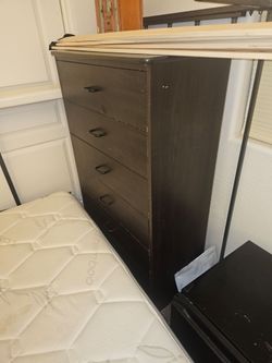 Two dresser