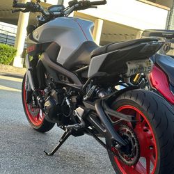 YAMAHA MT09 AÑO 2019