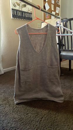 Sleeveless V-Neck Top with Pockets
