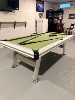 Pool table