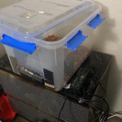 Small Locking Plastic Tub Enclosure