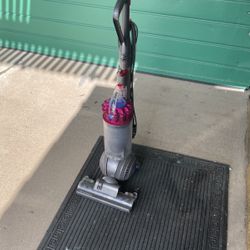 Dyson DC 65 Vacuum Cleaner 