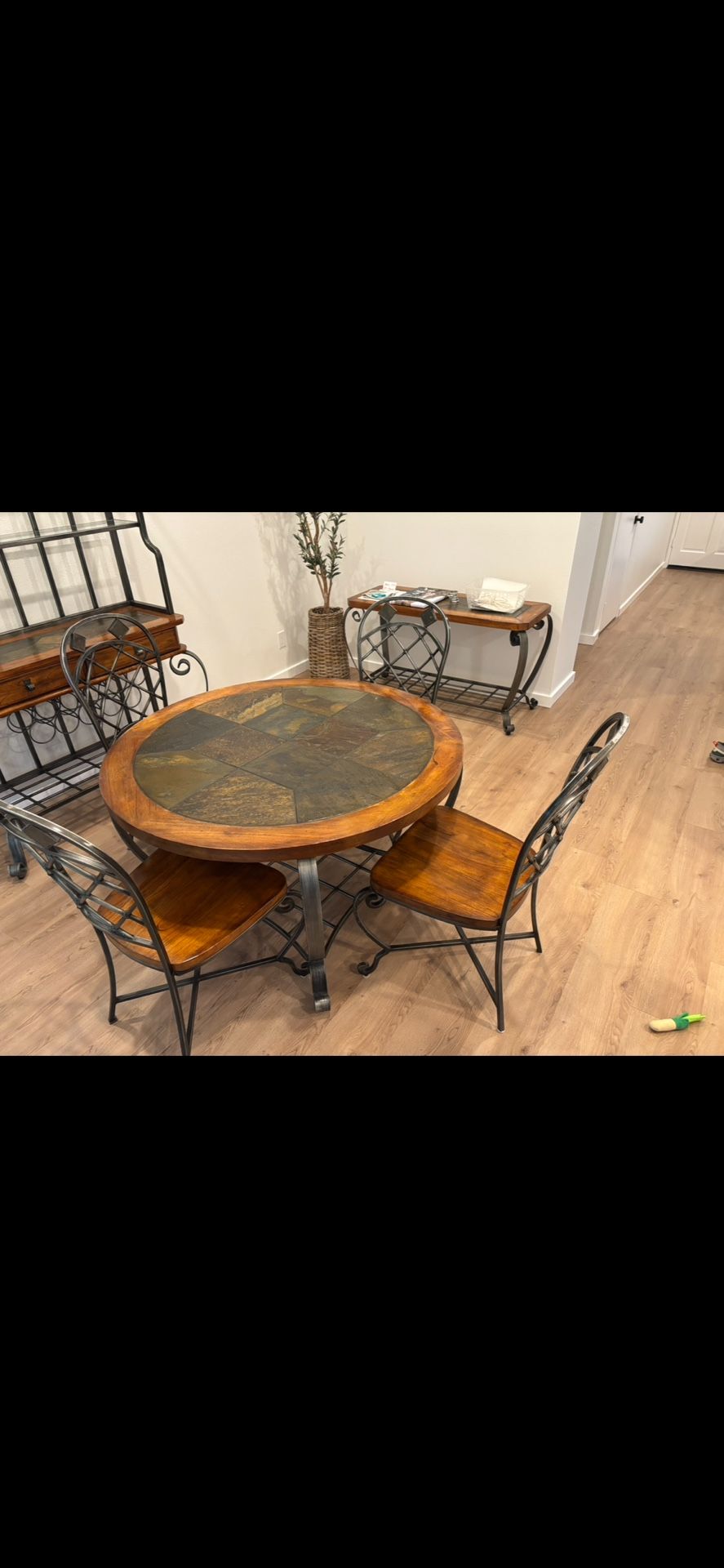 Dining Room Table And 4 Chairs