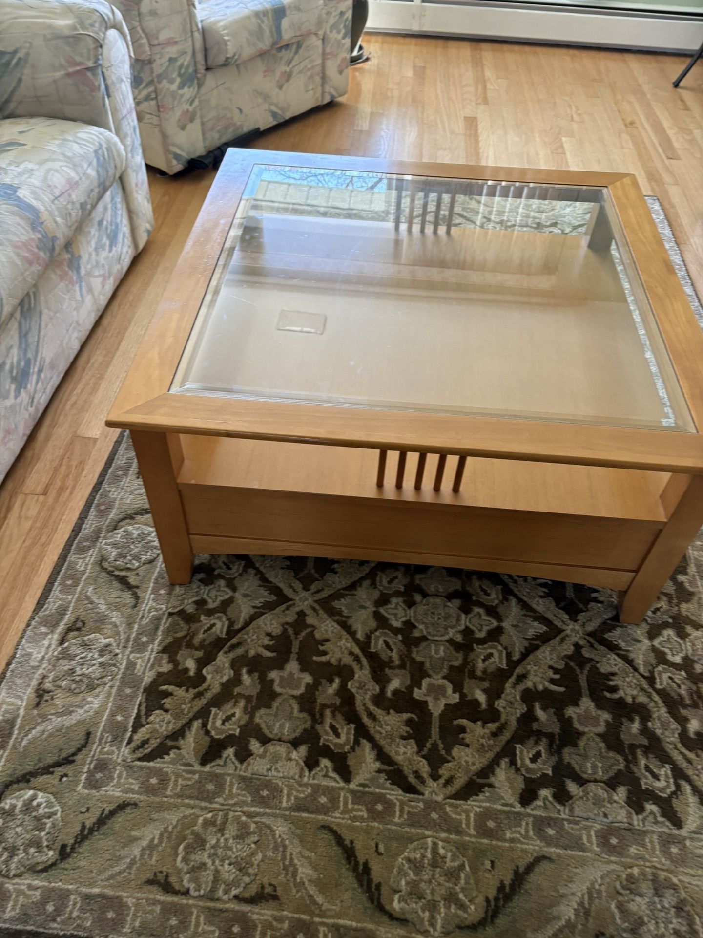 Coffee & Corner Table