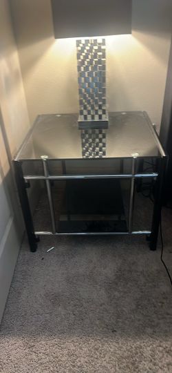 2 luxury nights stands