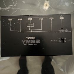 Yamaha-YMM2 Midi Merge box