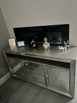 Mirrored armoire dresser great condition