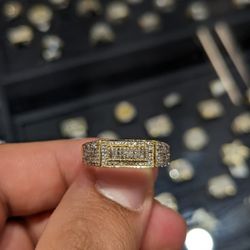 Men's 14K Gold And Natural Diamond Ring 