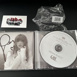 Rare Heart Signature  Taylor Swift Signed Tortured Poets Department CD 