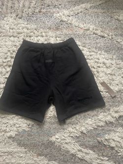 Black essentials shorts