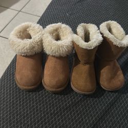 Botas De Niña Size 5-7    $5 
