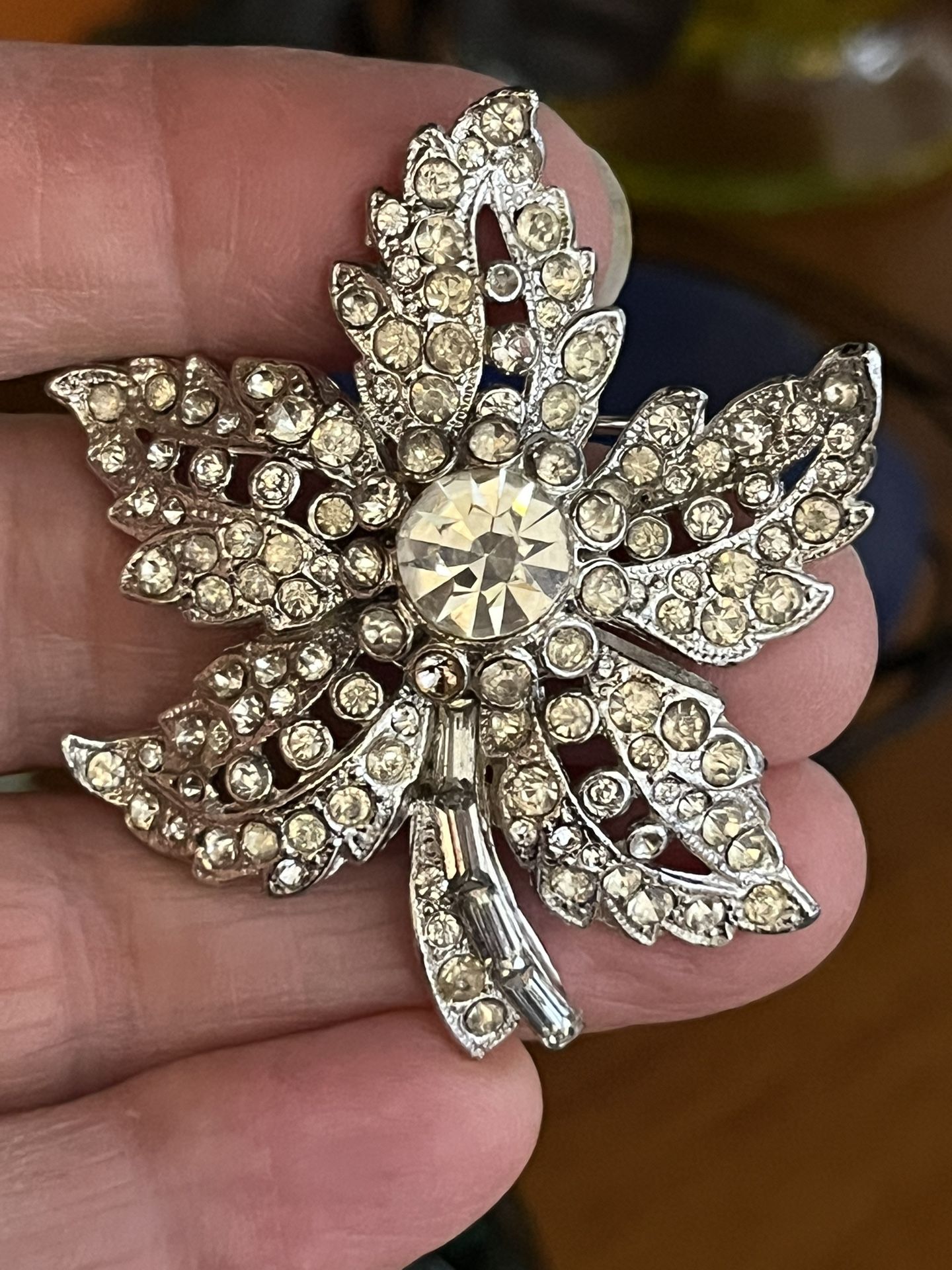 Vintage Kramer Of NY Style Costume Broach