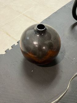 Round Ceramic Vase Dark Glaze