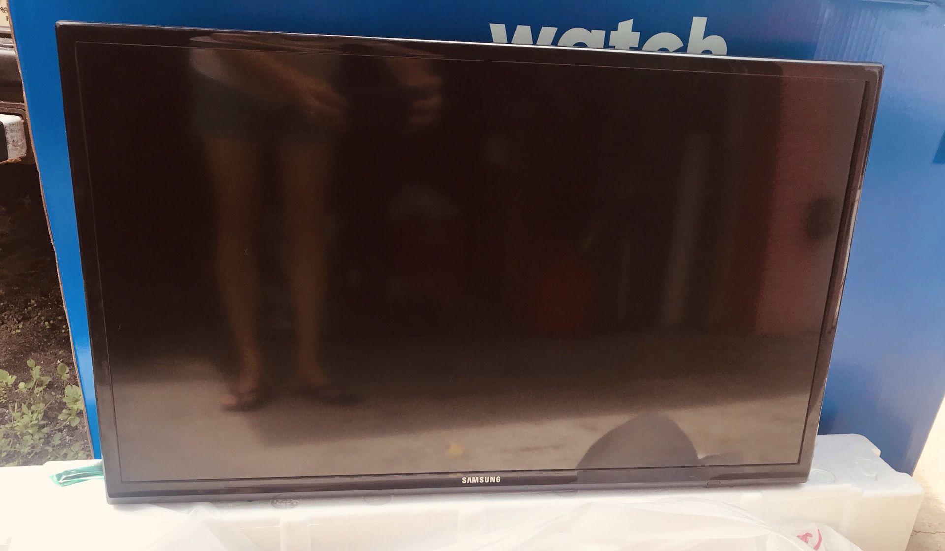 Samsung 27” TV - Perfect Condition!