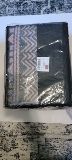 Outdoor Rug 8x10 ft (Pink)