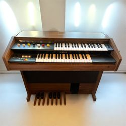Yamaha Electric Organ