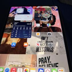 🌟 13-inch iPad Air (4th Gen) – 128GB – Fully Working – $600 FIRM