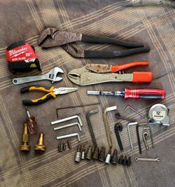 Mixture Of Pre-Owned Tools, 25ft Milwaukee Magnetic Wide Tape Measure Like New, Channel Lock, Vise Grip, Craftsman Screw Driver, Verious Others, Good 