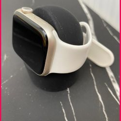 Apple Watch Series 7 45mm ID: YHLQ9 