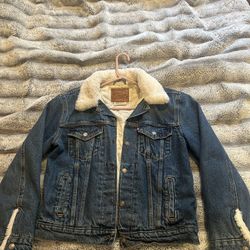 Levi’s Denim jacket with faux fur liner