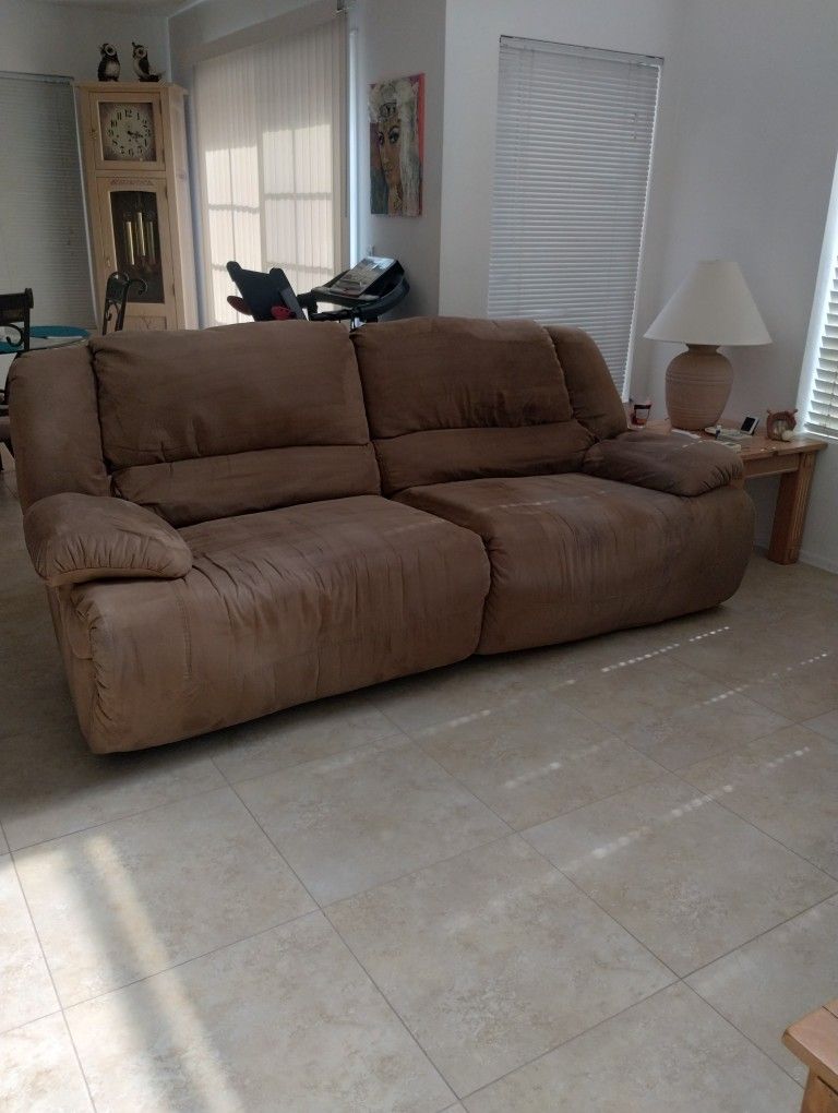 🌿 FREE 3-Seat Recliner Sofa - Needs To Be Picked Up ASAP! 🌿