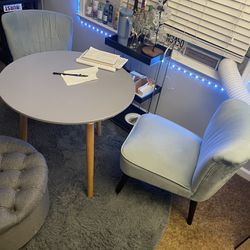 Round White Table With 2 Chair 