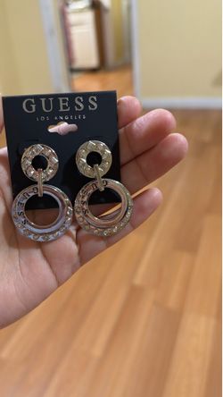Guess earing