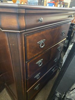 Chest Of Drawer ( Read before you message)
