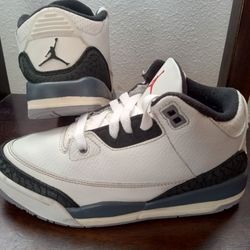 Jordan 3 Retro 2024 Edition Size 2.5 Youth $40