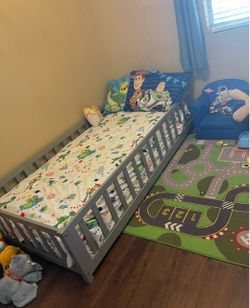 Montessori toddler twin floor bed