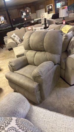 Recliner $400 brand new
