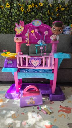 Disney Junior Doc McStuffins All in One Nursery Playset