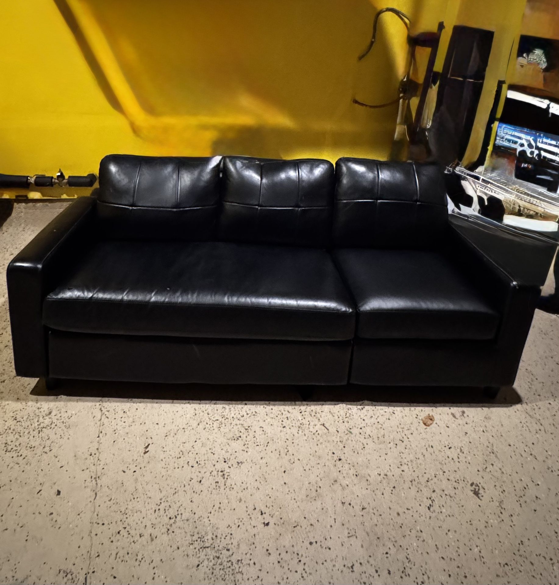 Faux Leather sofa - Black