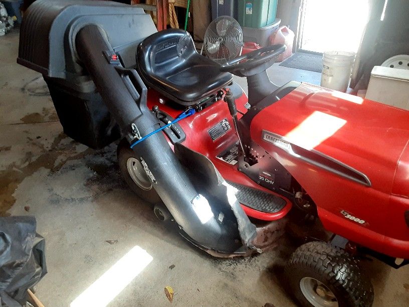 Craftsman Riding Mower/42" With 2-Bin Bagger 