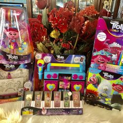 Brandnew trolls Bundle!!! 