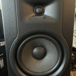 M-Audio BX8 D2 Great For DJ Setup, Strong Bass 