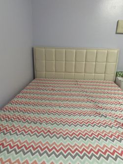 Upholstery Queen Bed