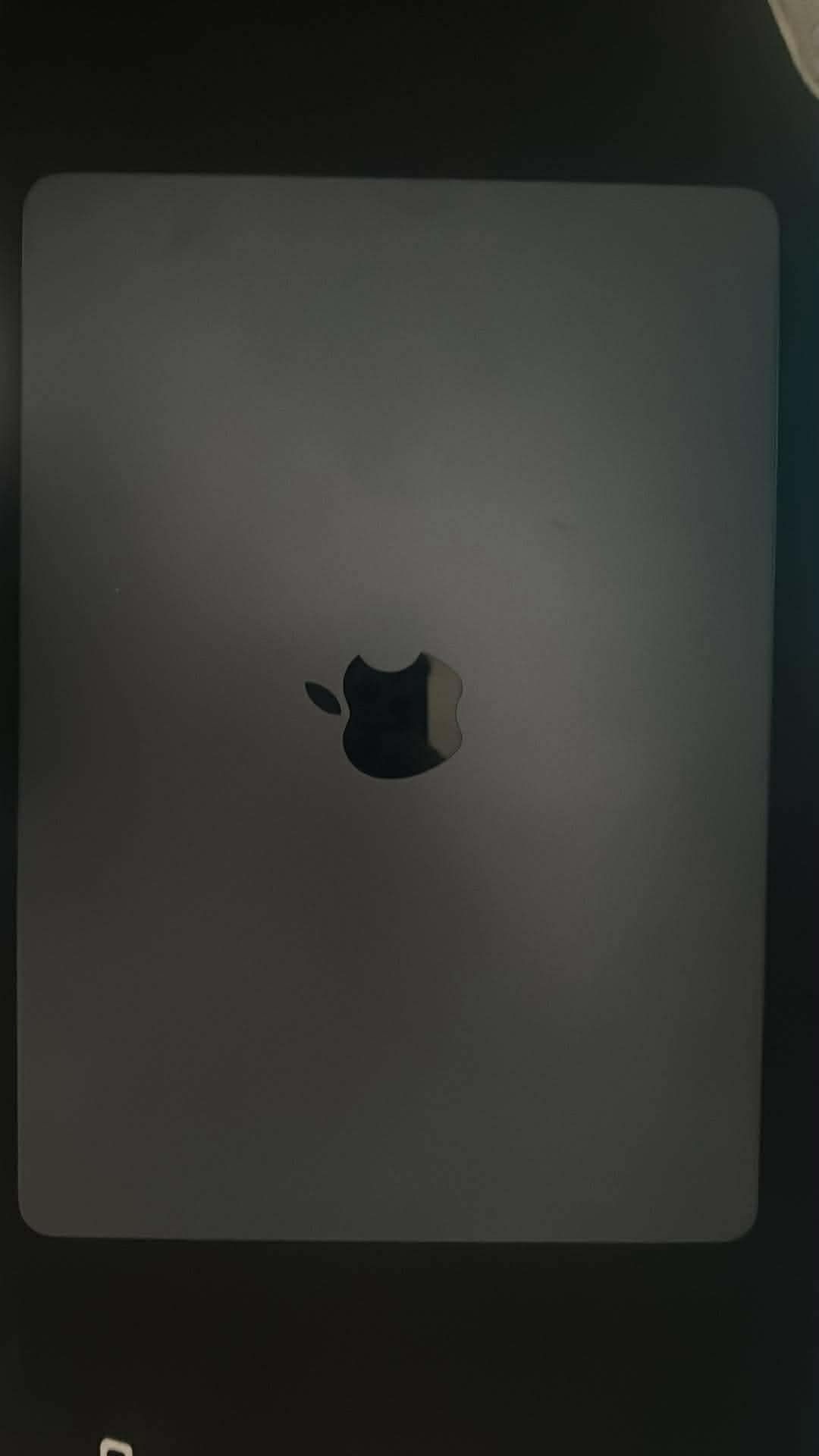 2022 MacBook Air M2 - 8GB RAM - Amazing Condition