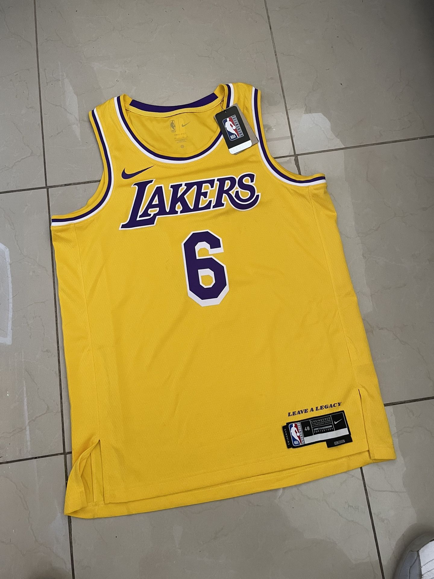 NEW* Lakers Lebron James Jersey