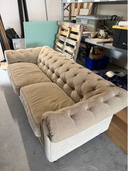 Tufted Chesterfield Style Sofa – Great Condition