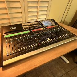 Allen & Heath GLD-112 Digital Mixing Console
