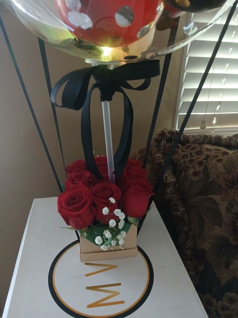 Rose Box With Stuffed Balloon And Lights