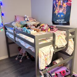 Low loft bed