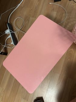 pink small table for bed
