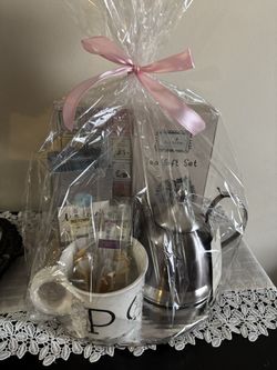 Gift Set -Winnie The Pooh Tea Gift Set.